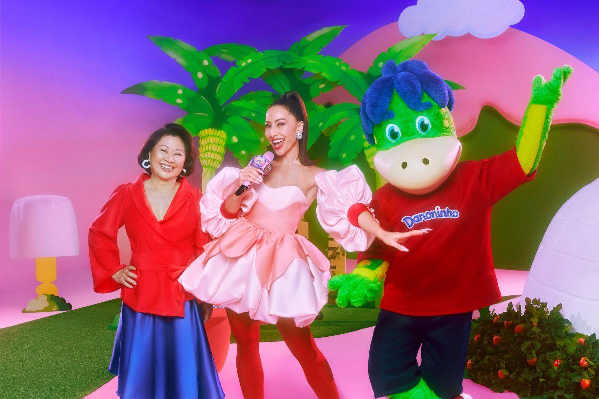 Sabrina Sato, mãe e mascote Dino