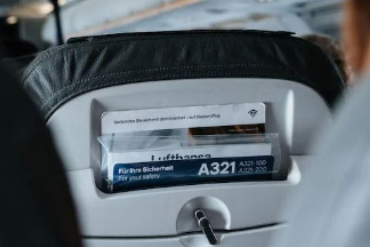 Homem se revolta com problema em assentos