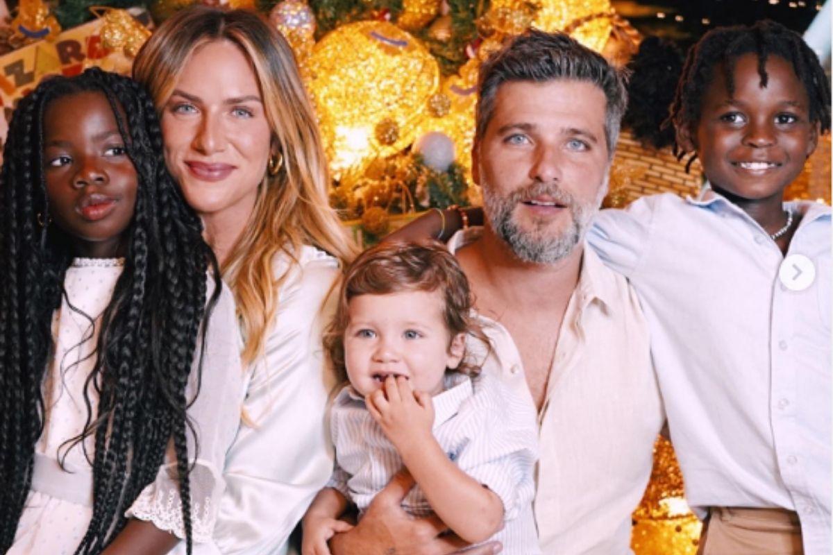 Bruno Gagliasso falou que se preocupa ainda mais com a filha Titi e o filho Bless