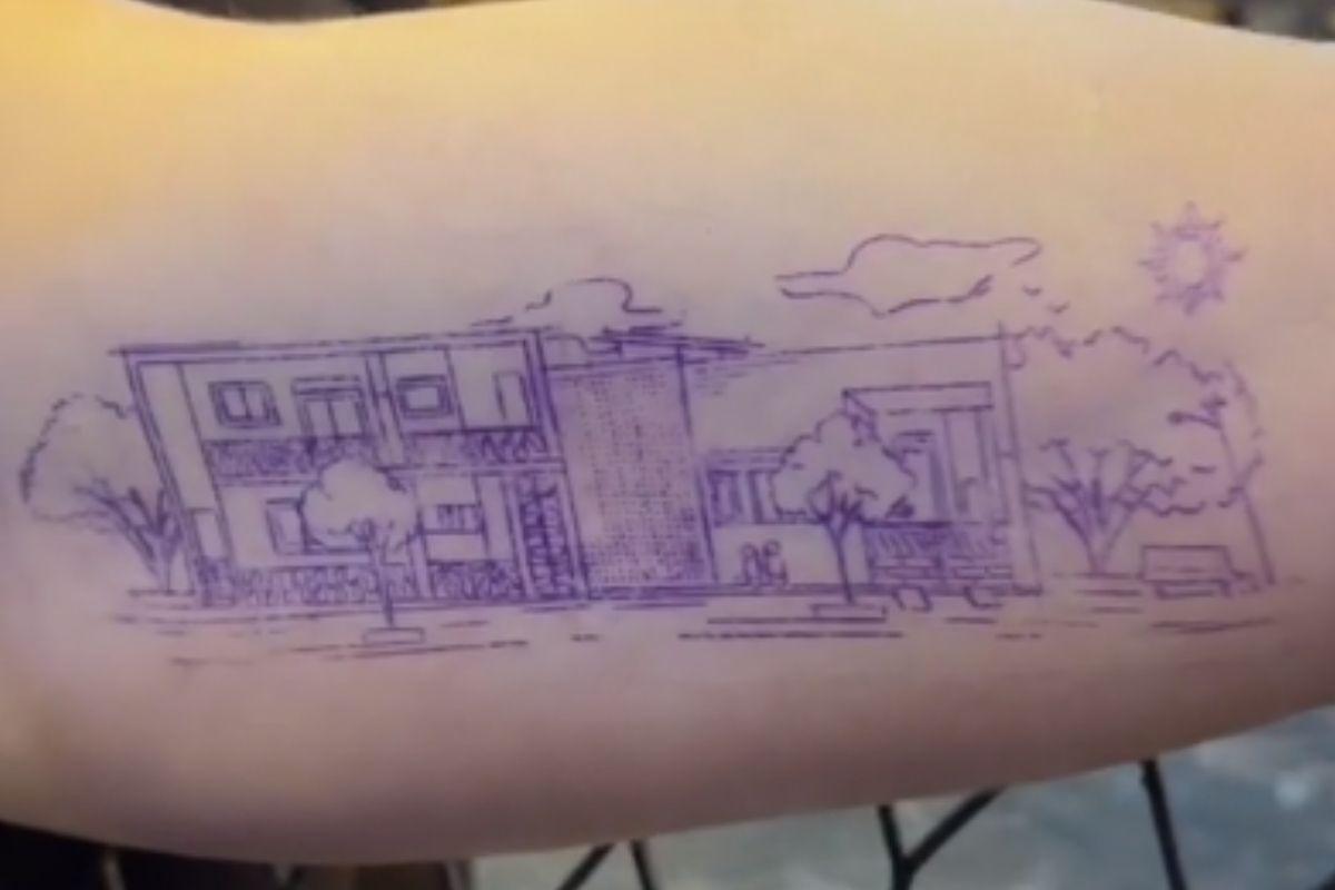 Neto desenha a casa da avó para eternizar a lembrança para avó