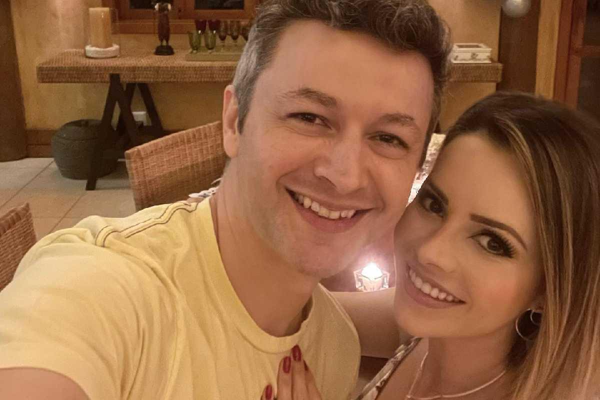 Lucas Lima responde fãs sobre vida amorosa com Sandy