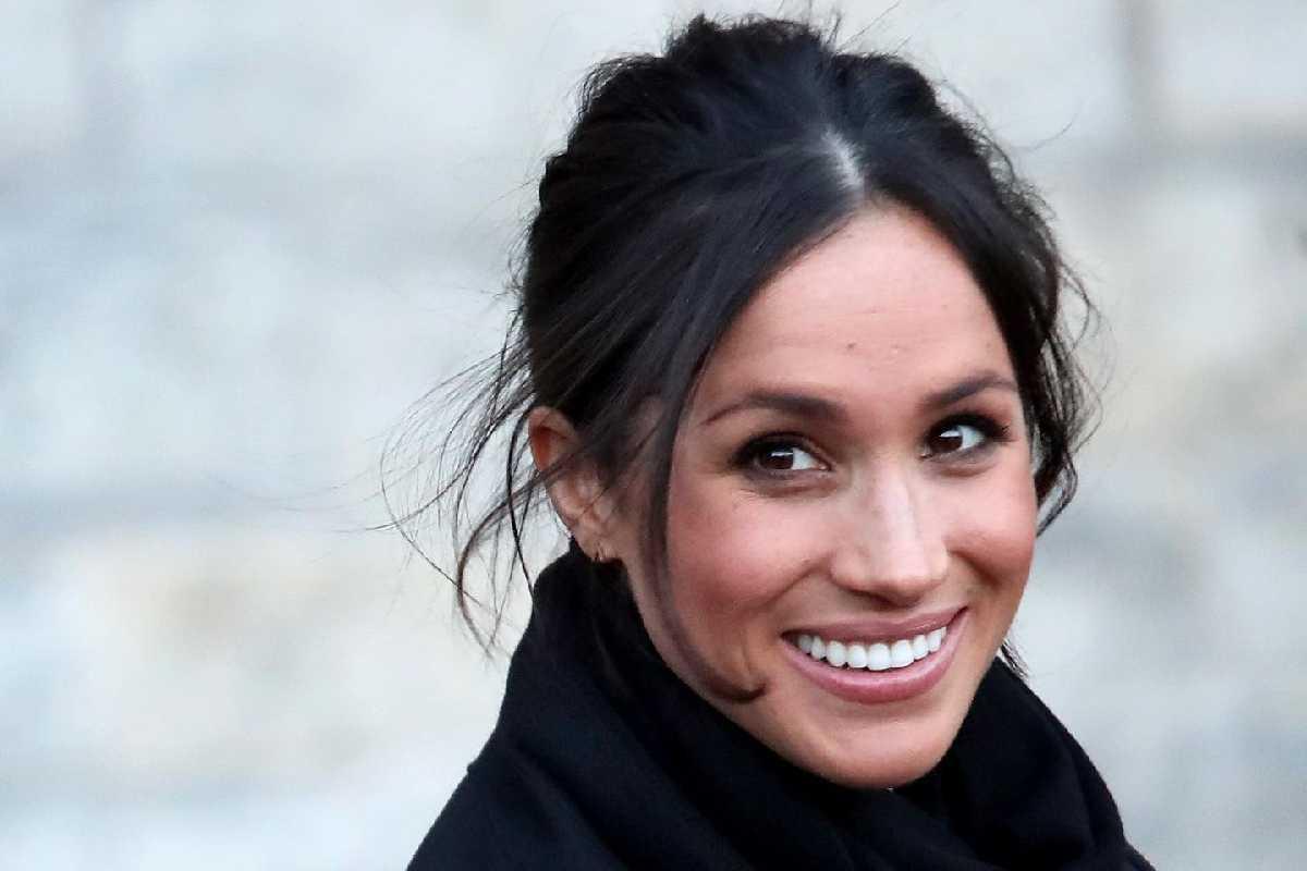 Meghan Markle foi esnobada enquanto cumprimentava súditos da rainha Elizabeth II
