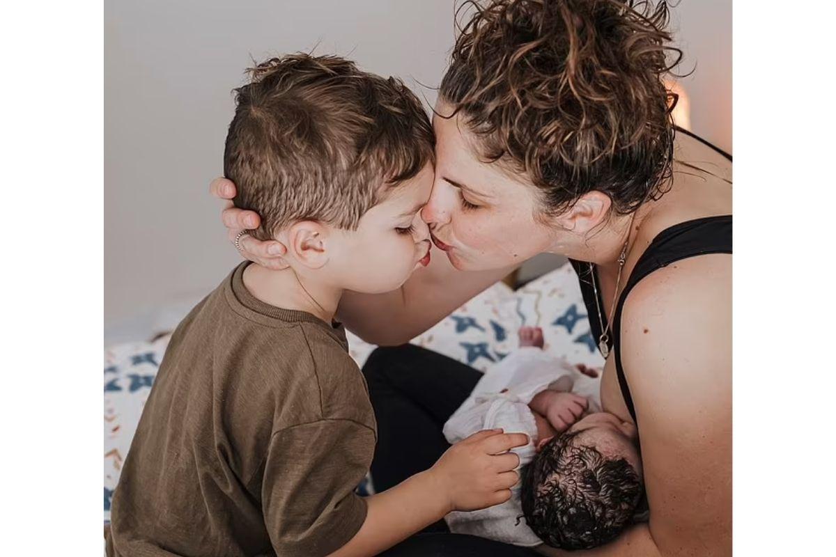 A mãe de dois filhos compartilhou fotos de seu parto domiciliar enquanto ela e seu filho Chase deram as boas-vindas a Jagger em suas vidas