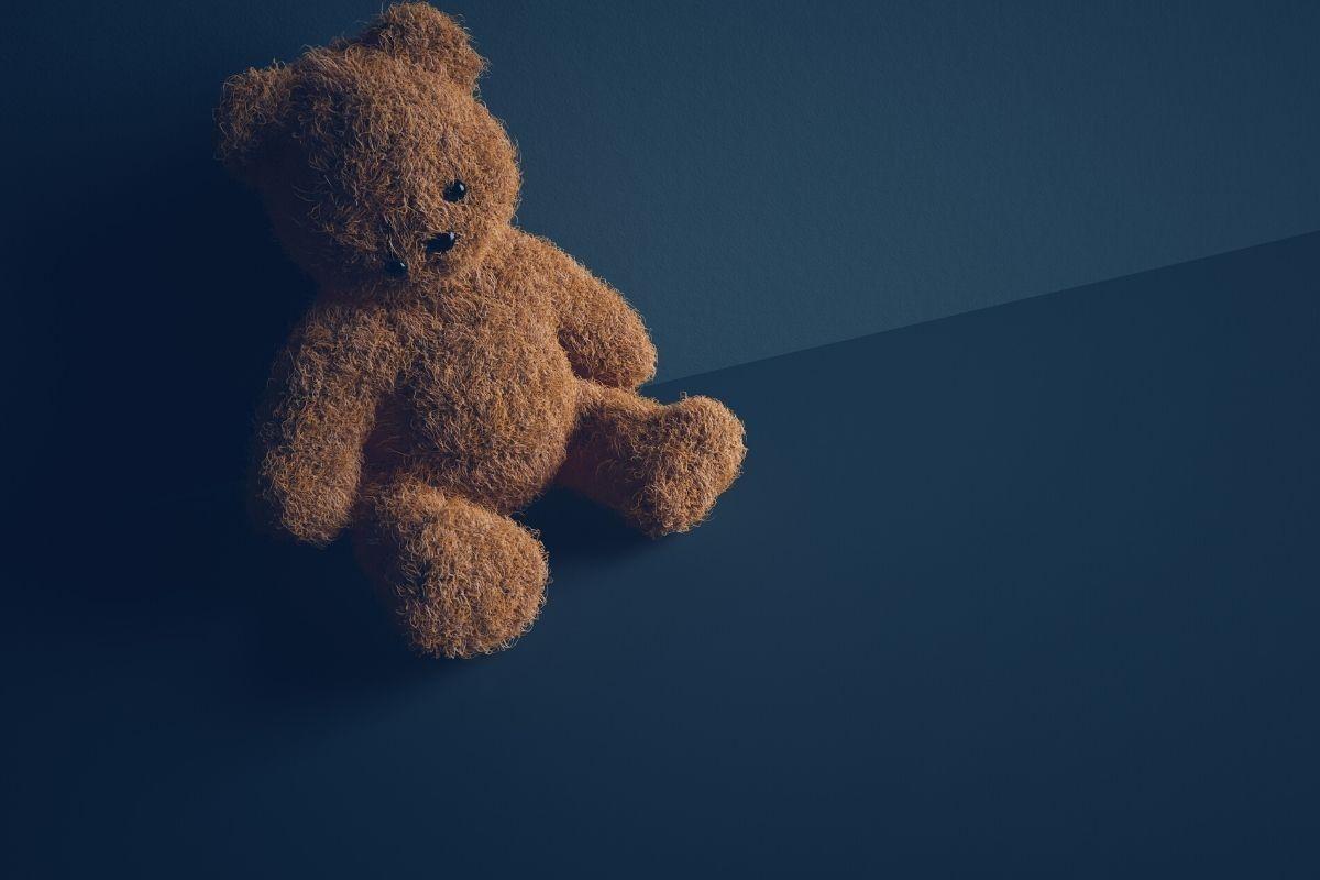 A mãe da bebê é suspeita após a morte repentina da criança