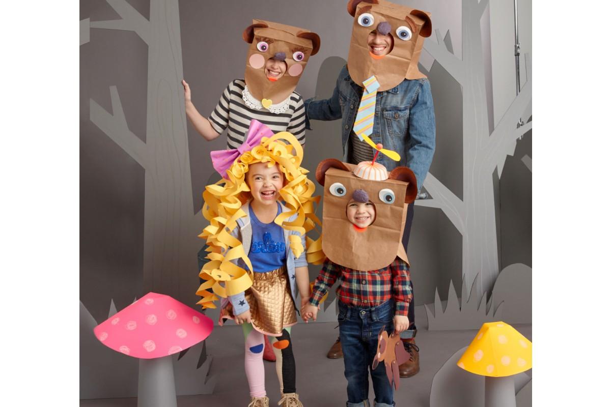 O legal da fantasia de Cachinhos Dourados e os 3 ursos é que a família toda pode curtir o Carnava combinando! 