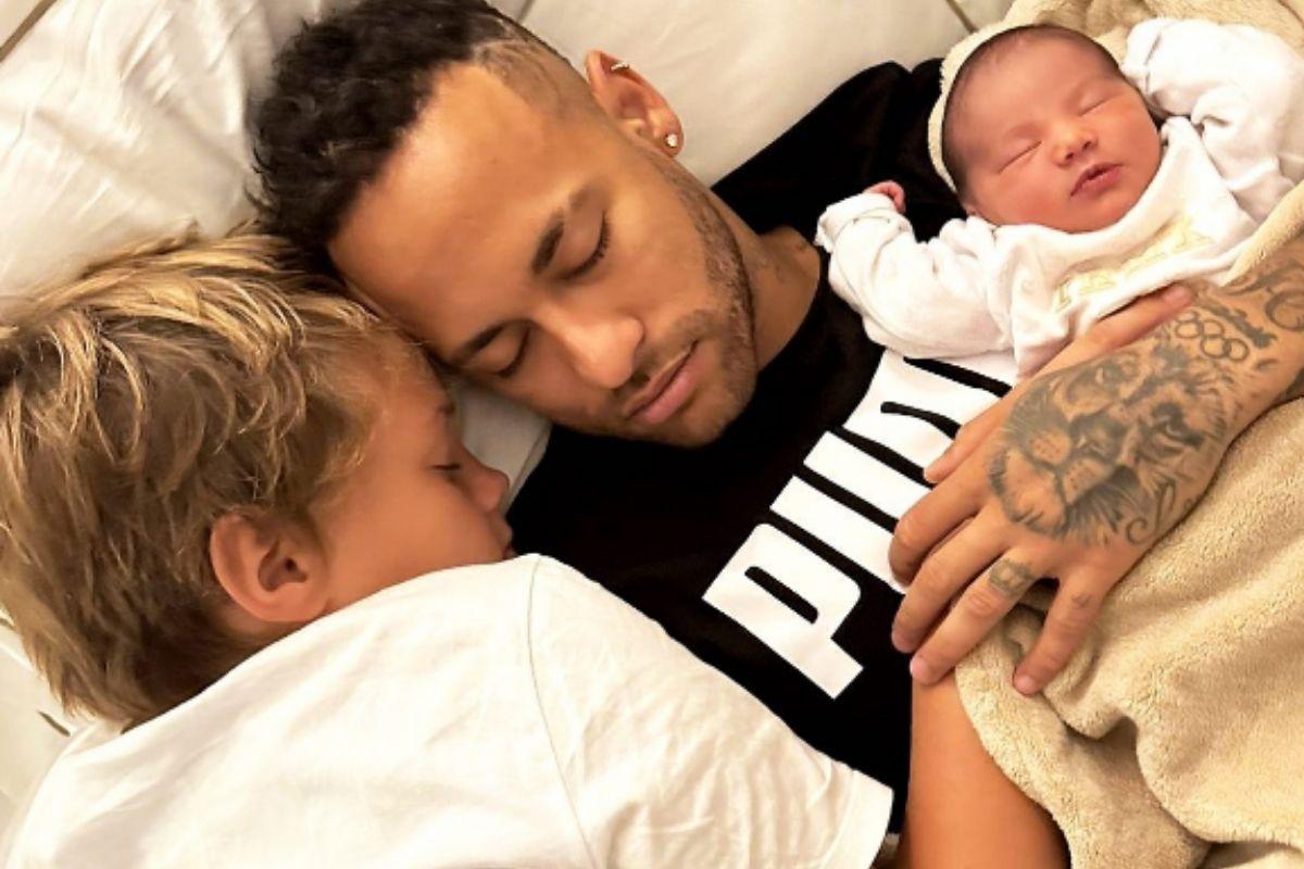 Neymar com Mavie e Davi Lucca