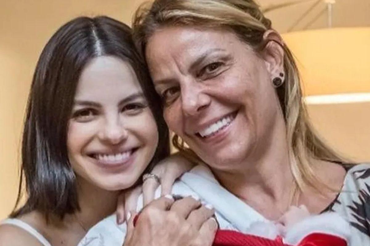 Sthefany Brito e mãe