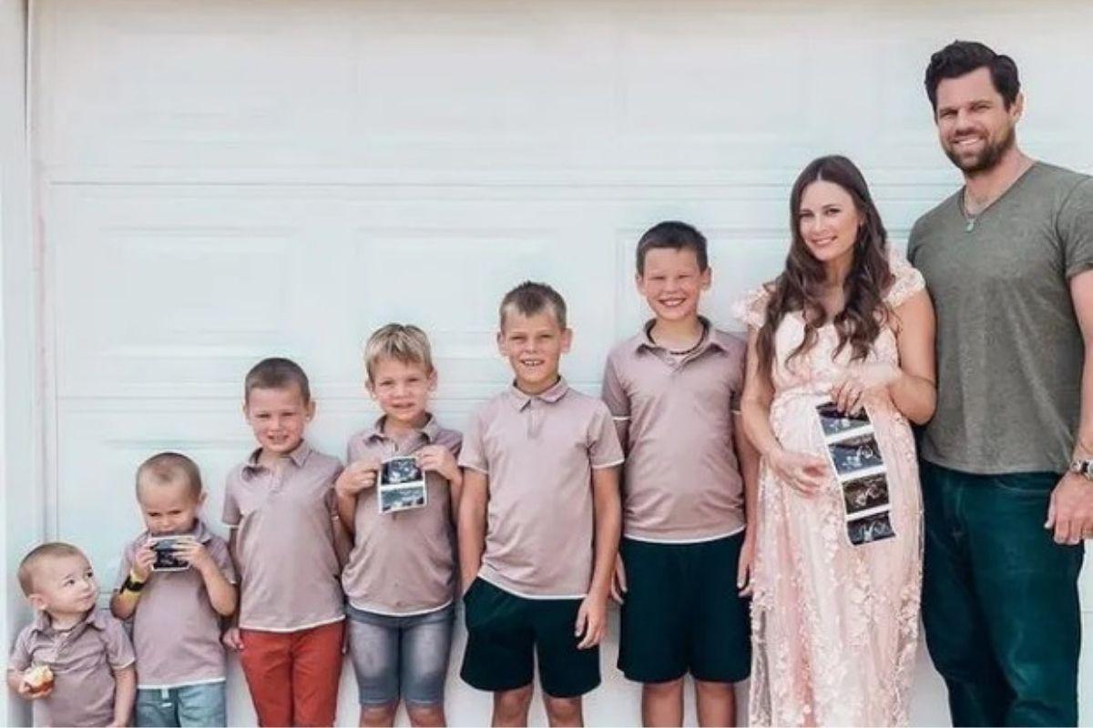 Ariel Tyson é mãe de 6 meninos e está esperando mais um bebê que não sabe o sexo ainda