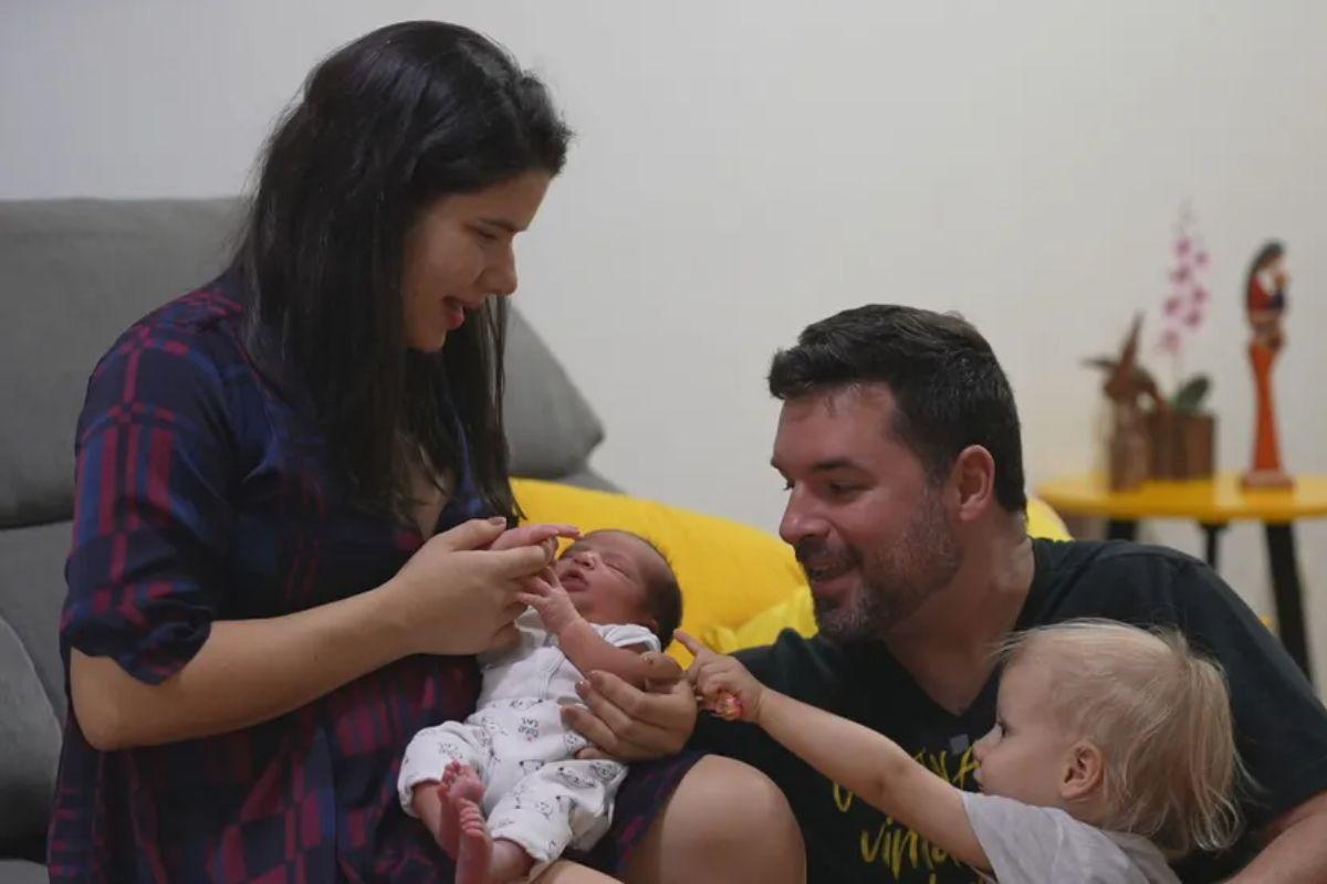 A mãe deu à luz após sair do elevador 