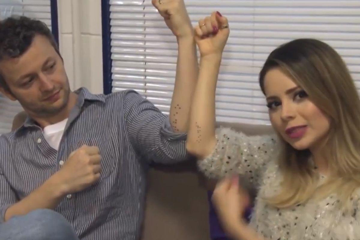 Sandy fez tatuagem para o filho em 2016