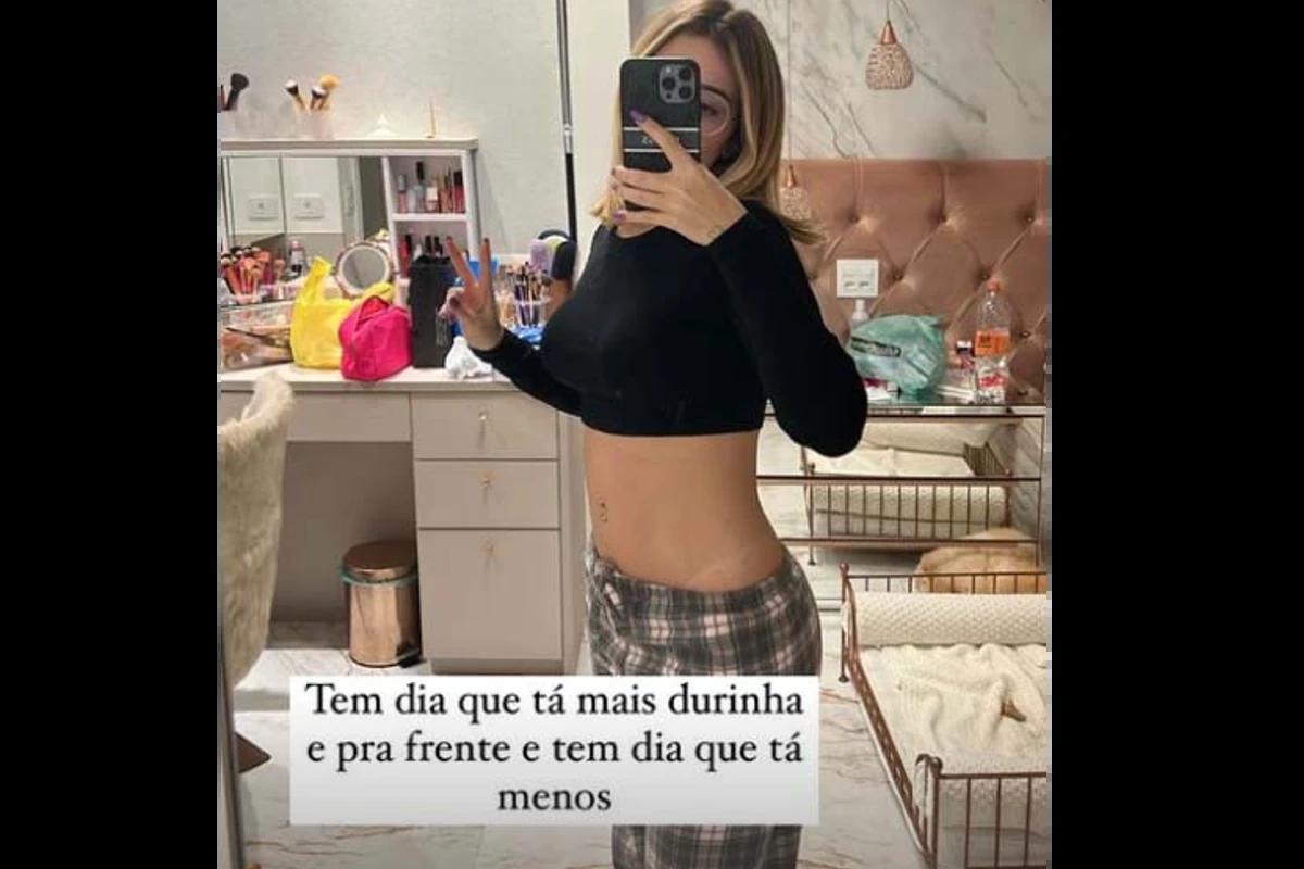 Print dos stories do Instagram da Viih Tube influencer branca com cabelo loiro