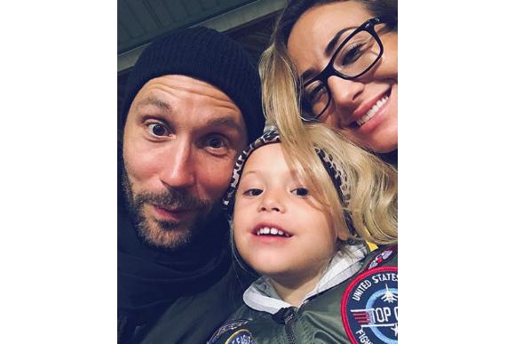 familia-menina-perna-amputada