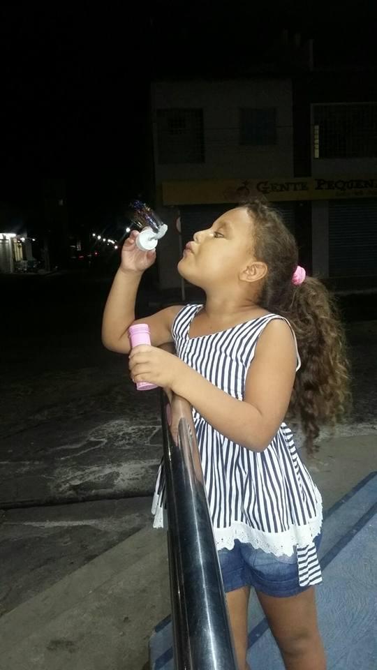 Maria Clara, 9 anos, filha de Luzia e Teotonio