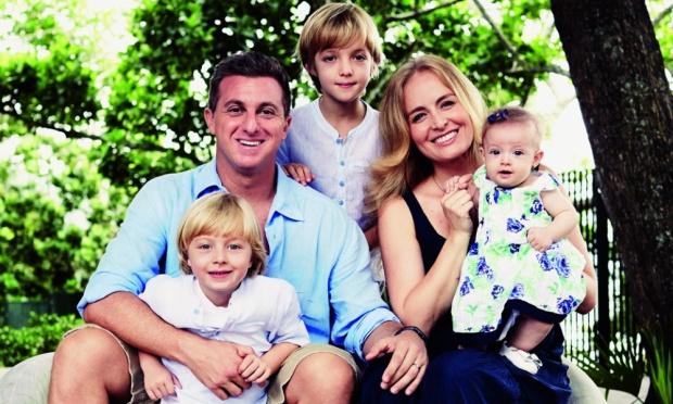 Angélica com a família