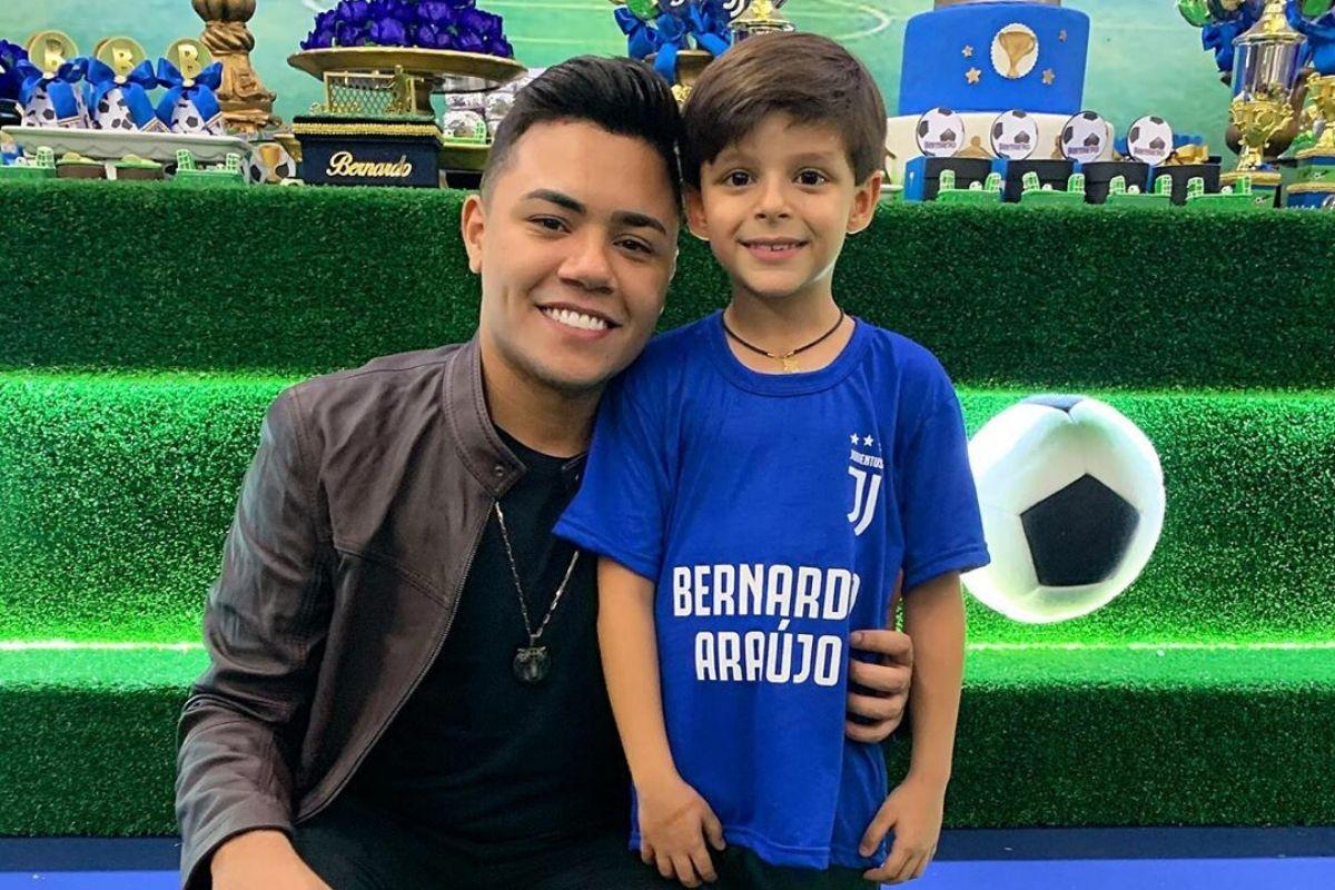 Fam&iacute;lia posando para foto