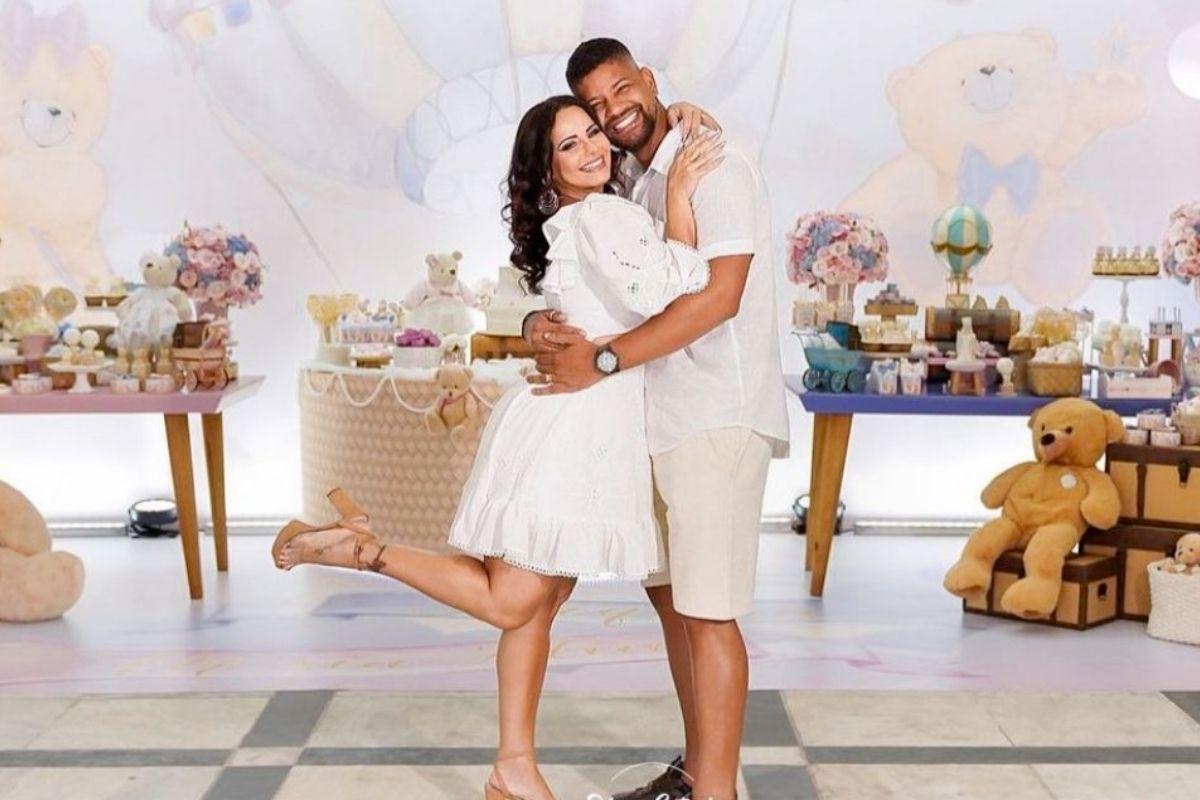 A atriz compartilhou várias fotos do chá nas redes sociais