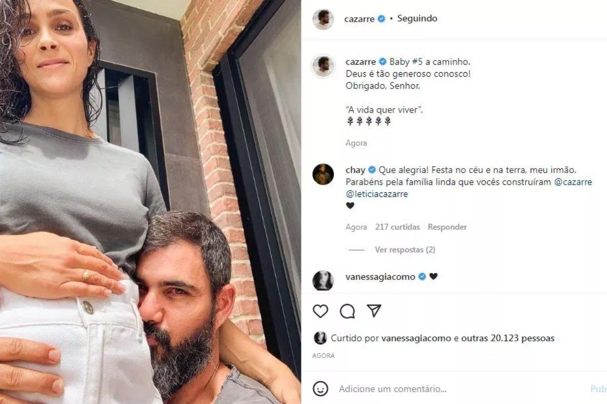 Juliano publicou uma foto ao lado de Letícia para contar a novidade