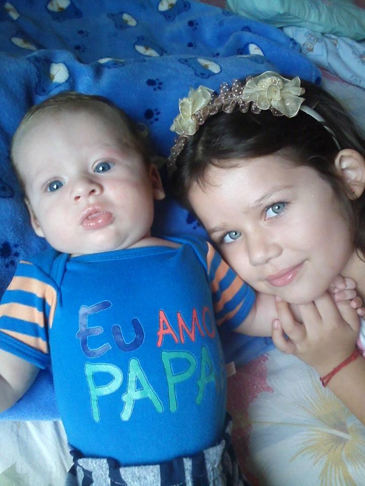 Eric, 3 meses, e Evilin, 6 anos, filhos de Micheli e Edioni
