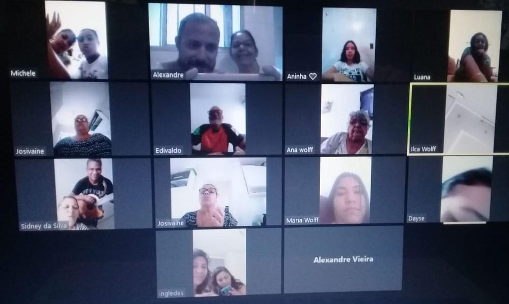 Idosa comemora aniversario