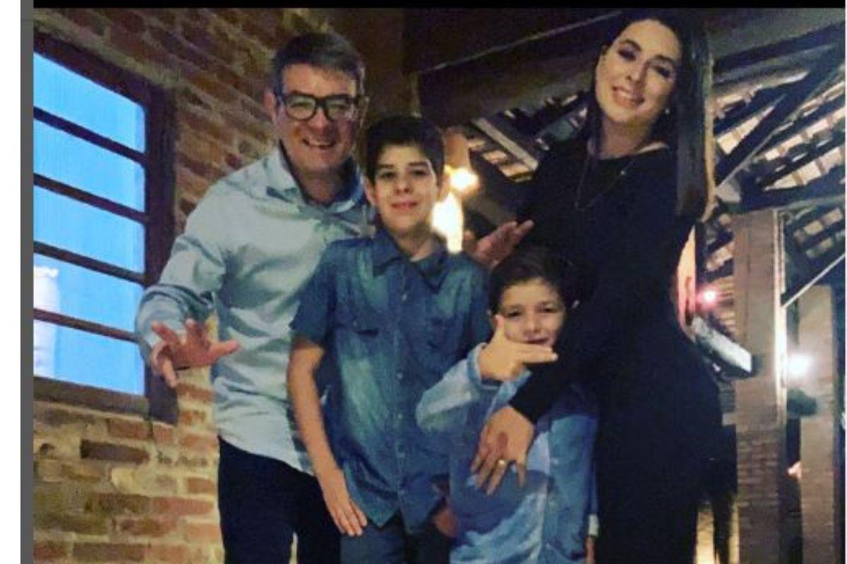 Pai vai para escola sozinho e esquece de levar filho