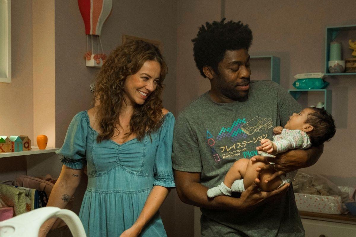 Lázaro Ramos e Paolla Oliveira protagonizam papéis de pais em 'Papai é Pop'