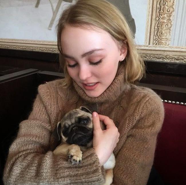 Lily-Rose Depp e pug