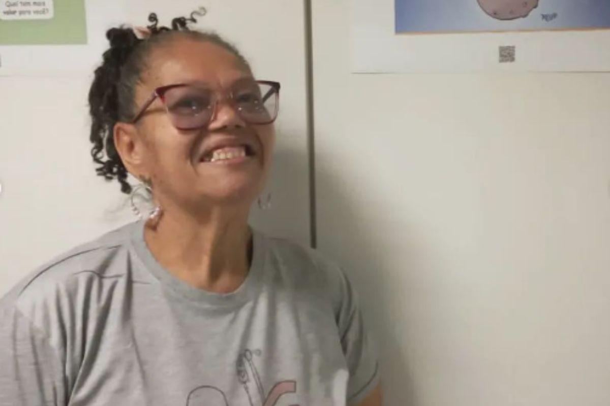 Arisson Tavares, Porfiria Oliveira, Oferecer Rosas é Tocar Espinhos, filho realiza sonho e publica livro de mãe, mãe Arisson Tavares, filho Porfiria Oliveira, família Arisson Tavares, família Porfiria Oliveira