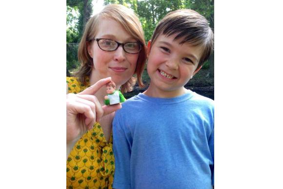 Sammy Griner com 9 anos ao lado da mãe (Foto: Reprodução / Imgur)