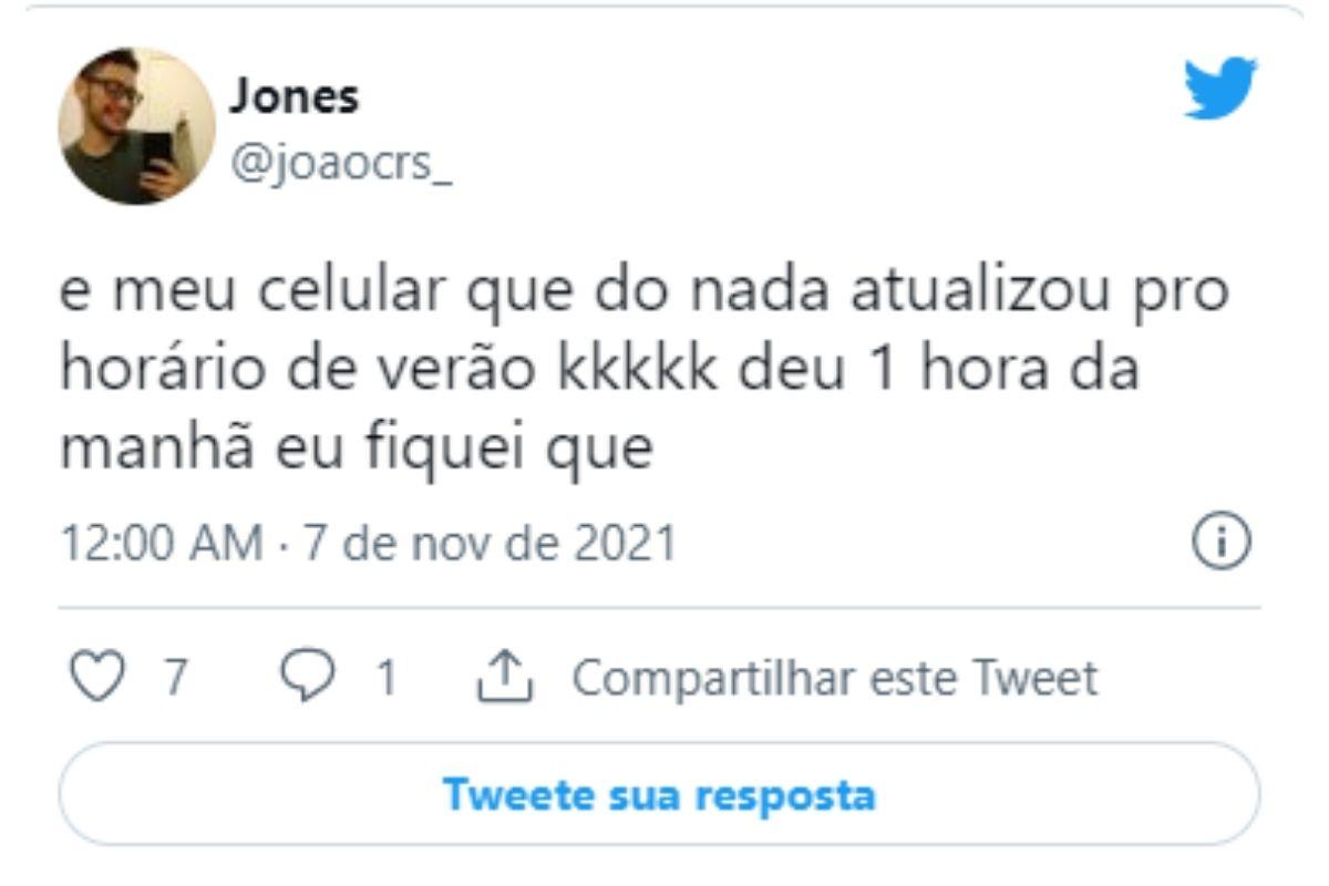 Relógios de alguns celulares adiantam mais uma vez, mesmo sem horário de verão