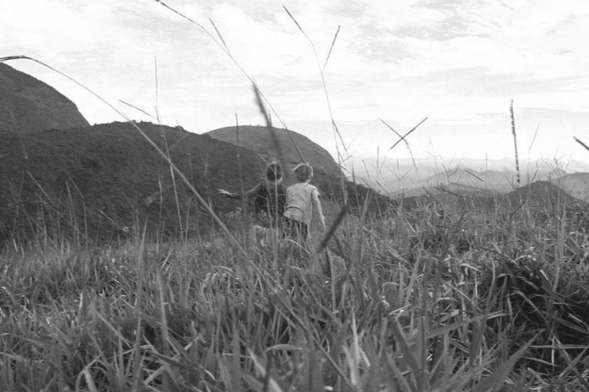 Rodrigo postou a foto dos gêmeos brincando
