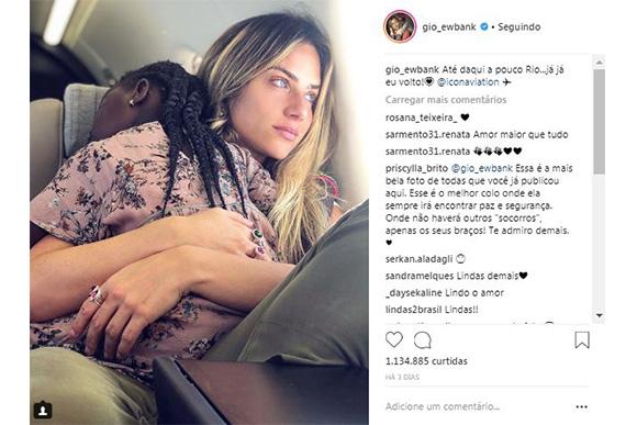 Giovanna Ewbank e Titi no avião indo para Fernando de Noronha (Foto: Reprodução/ Instagram @gio_ewbank)