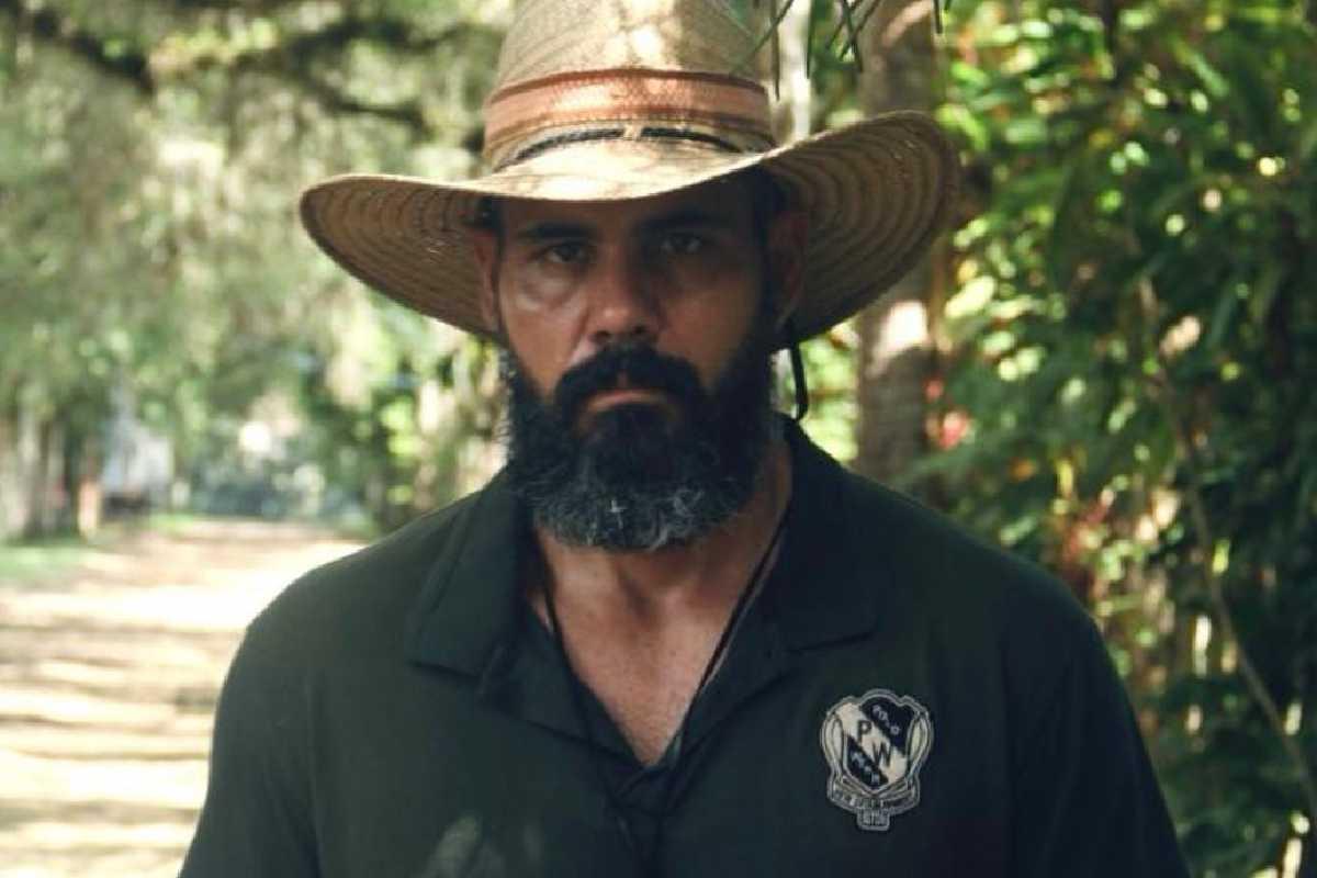 Juliano Cazarré tem cinco filhos e destacou a importância do exemplo paterno