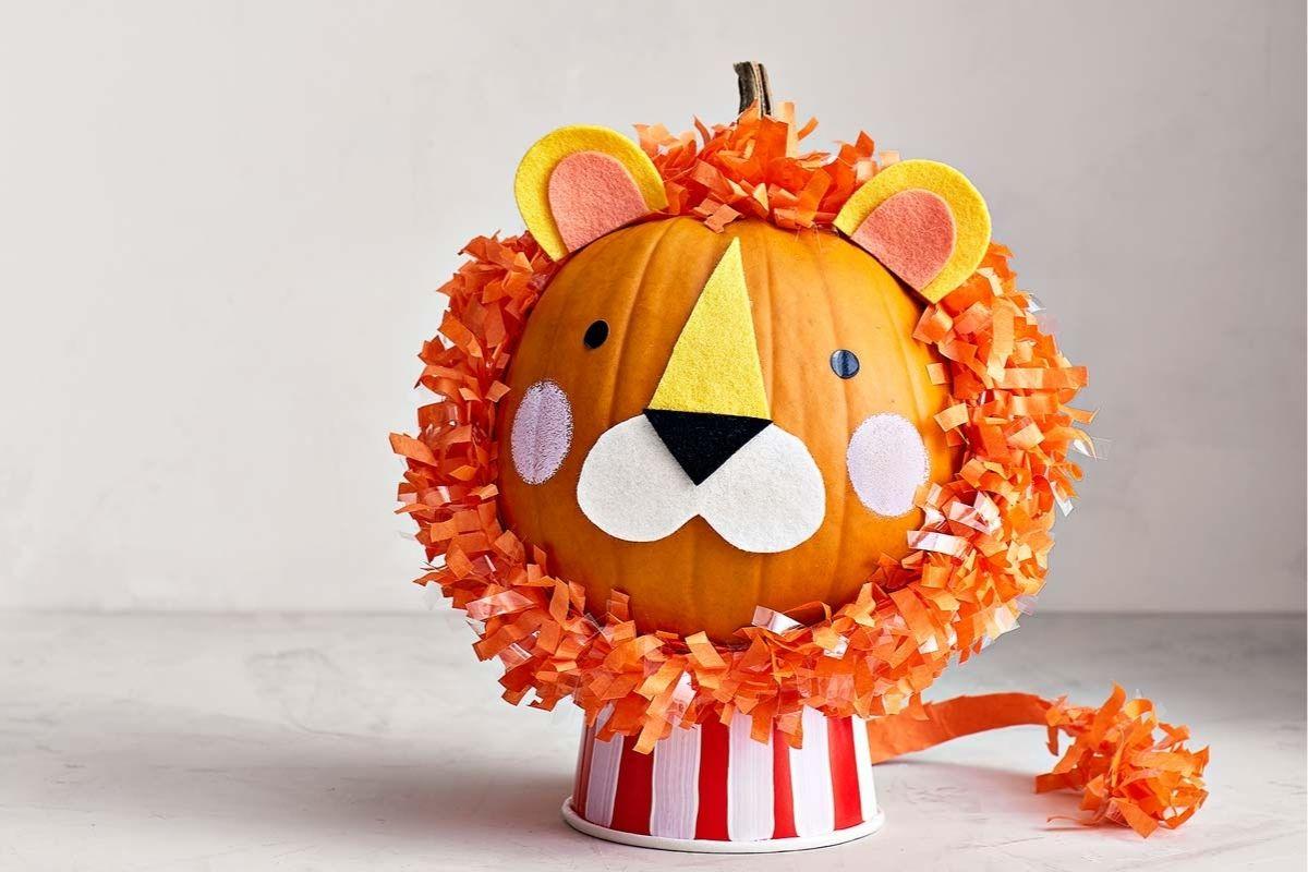 Imagina essa decoração de Halloween tão legal de abobora de leão na sua casa?