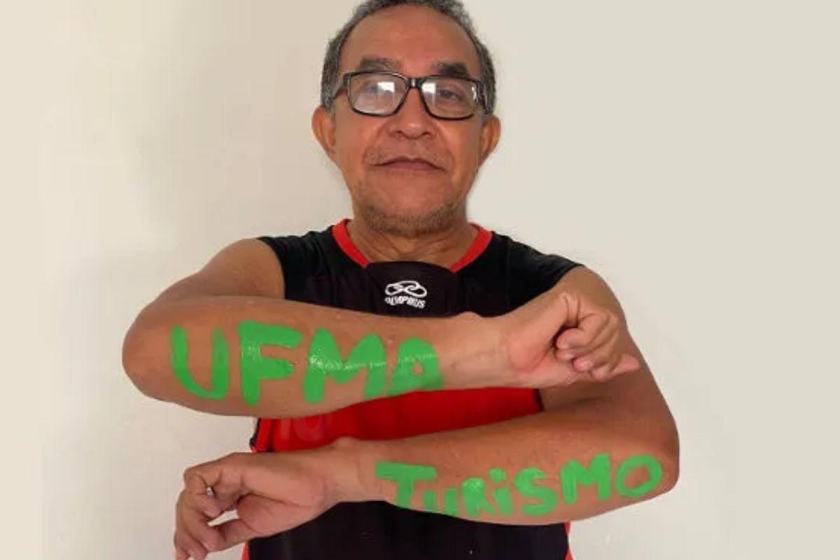 Avô de 61 anos é aprovado em universidade no Maranhão com ajuda de netas