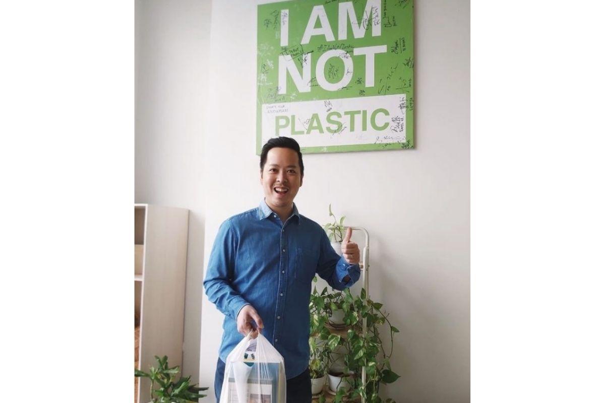 Biólogo cria sacolas feitas de mandioca