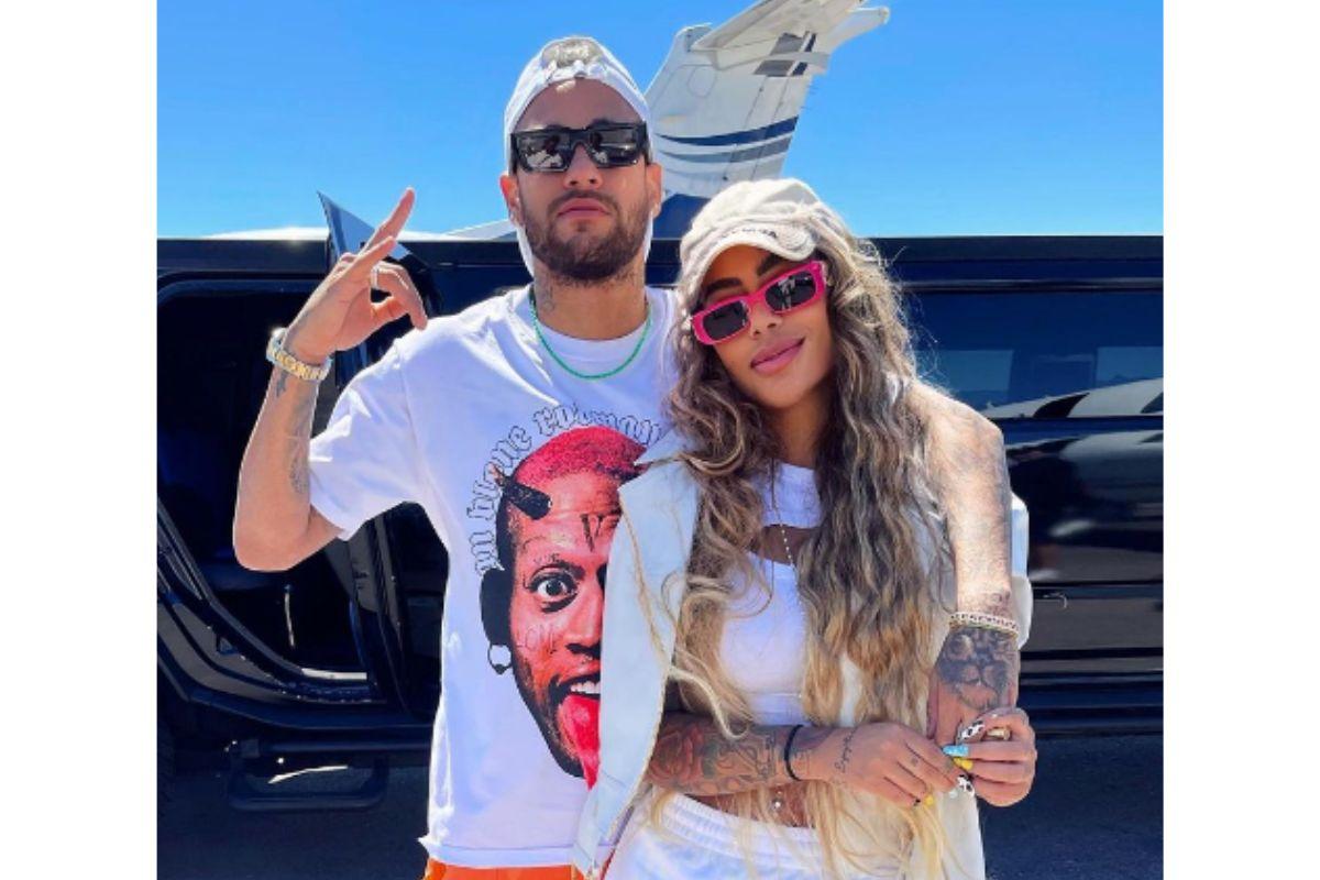 Irmãos Rafaella e Neymar postam foto juntos.