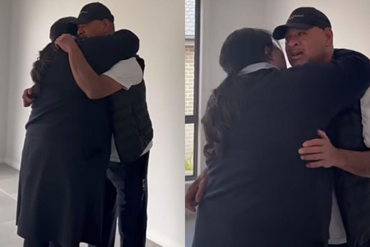 Filha dá casa para os pais, pais ganham casa de filha, filha realiza sonho e presenteia pais com casa, filha dá casa de presente para os pais, pais ganham casa de presente de filha