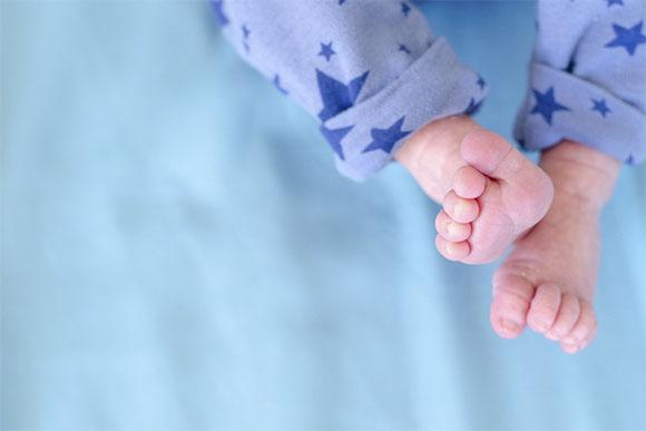 Não deixe de fazer o Teste do Pezinho. Ele é essencial para a saúde do seu filho, além de ser bem simples, pouco invasivo, rápido e praticamente indolor