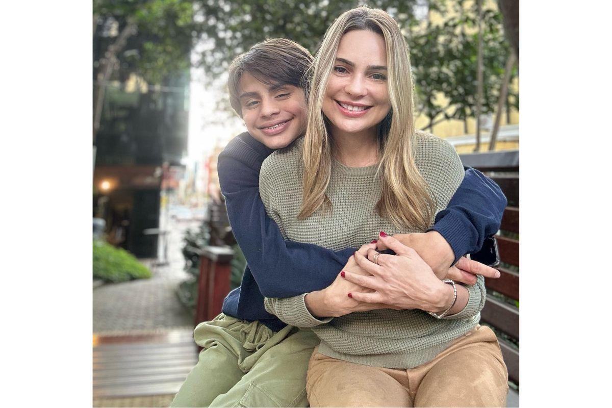 Raquel Sheherazade com o filho Gabriel