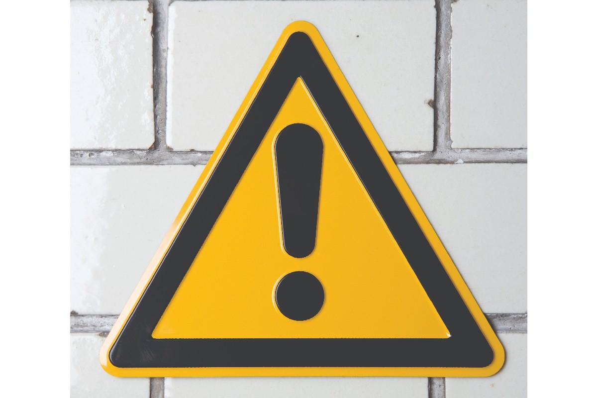 Criança de 5 anos vai para o hospital após fumar cigarro eletrônico com o colega na escola