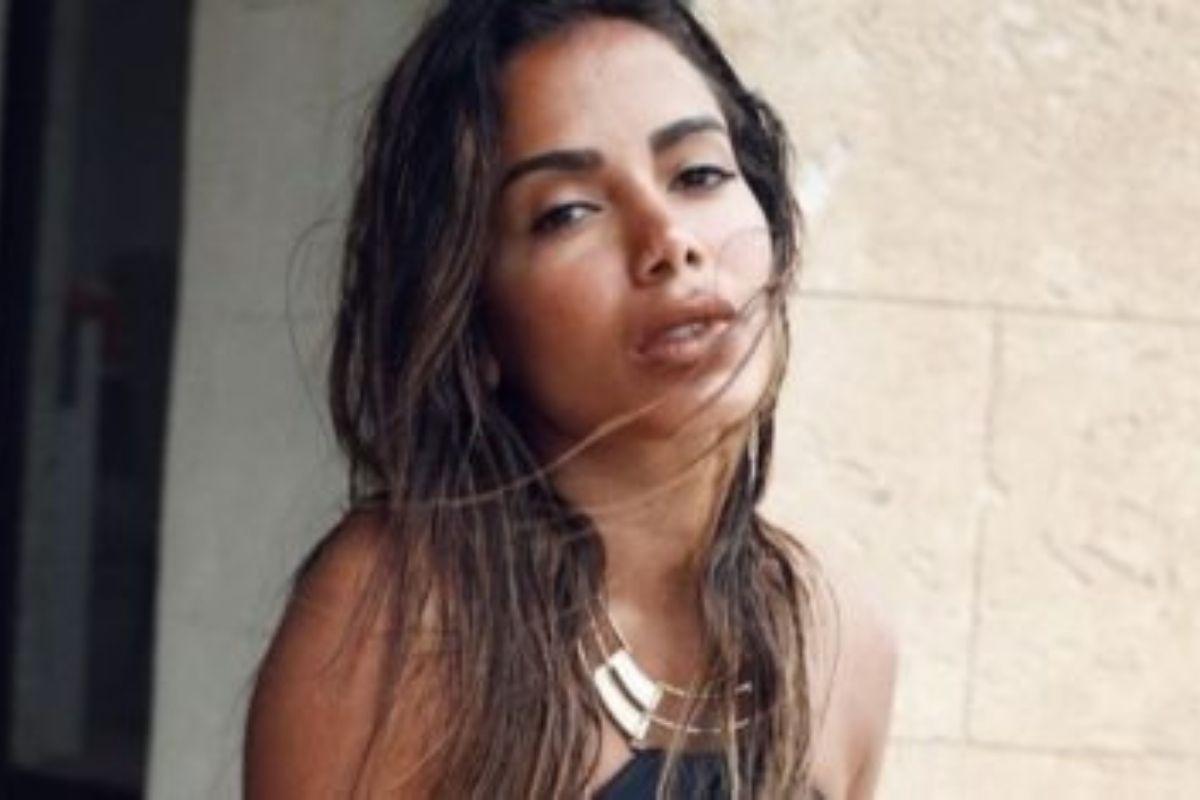 Anitta conta que já está com a cirurgia marcada