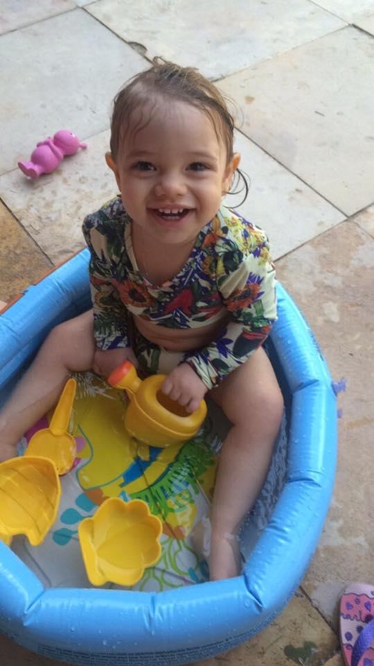 Maria Alice, 1 ano, filha de Larissa e João