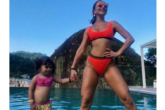 sabrina-sato-sobrinha