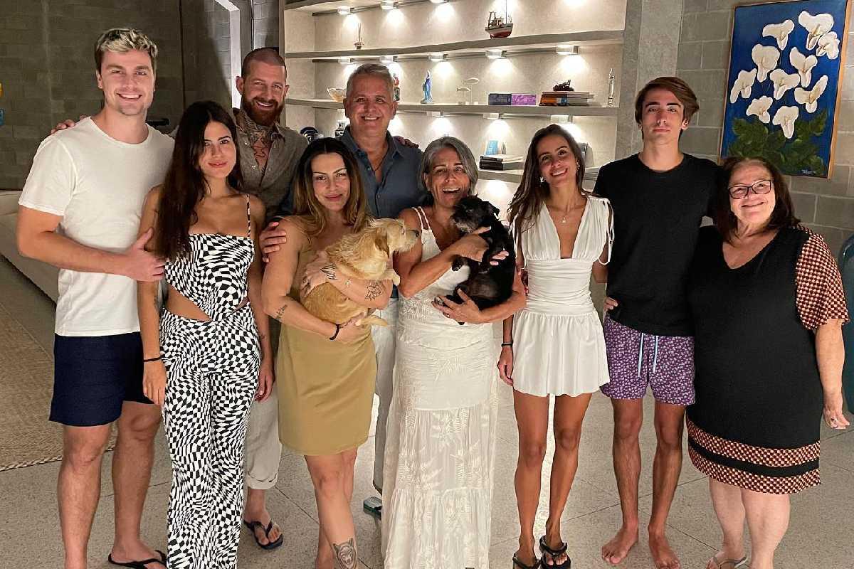 A família de Gloria Pires se reuniu para o aniversário de Orlando Morais
