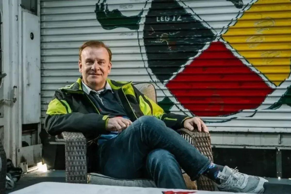 Hamis Harding é empresario e estava na viagem para ver o Titanic