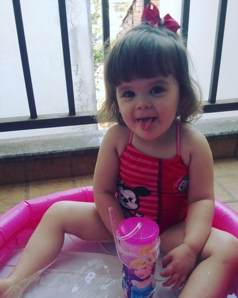 Maria Eduarda de Brito, 1 ano, filha de Tahari e Douglas