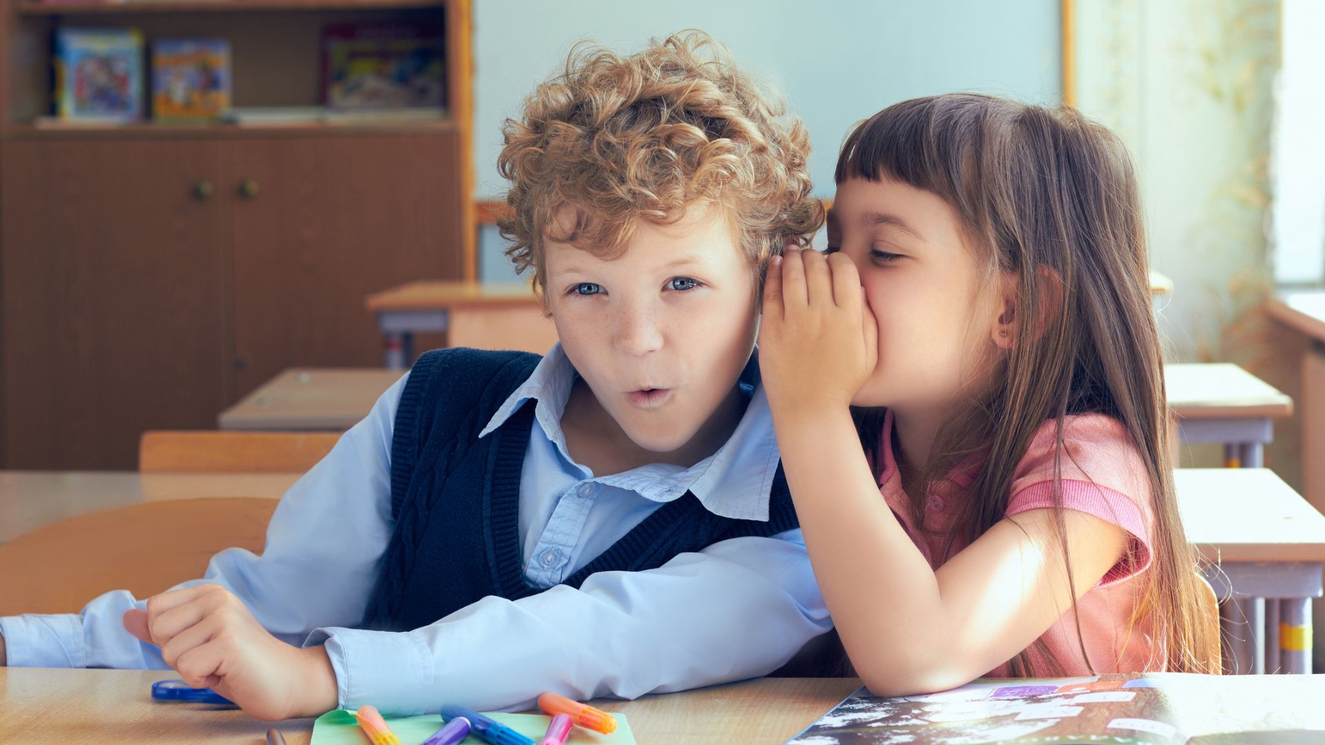 Crian&ccedil;as escola