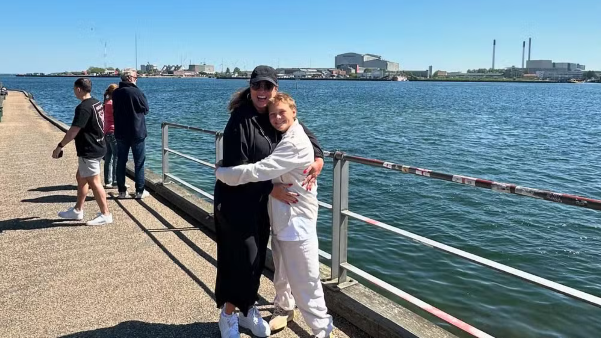 M&atilde;e de Neymar e Davi de Lucca