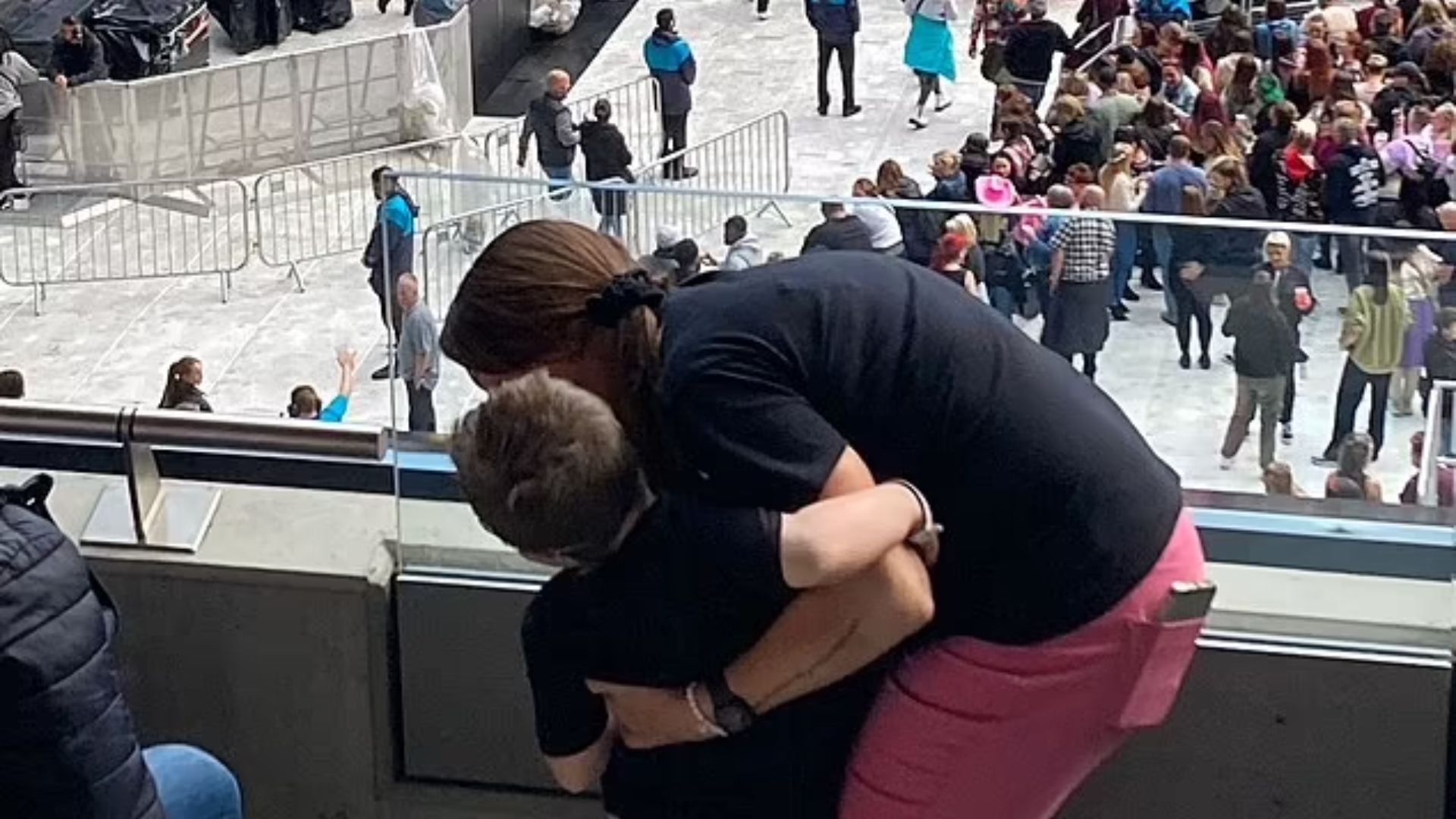 M&atilde;e e crian&ccedil;a no show