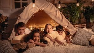 Brincadeiras de cabana, como criar um refúgio mágico em casa?